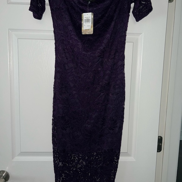 Dark purple lace dress - Picture 2 of 4